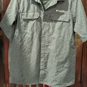 Columbia Men's Gray Short Sleeve Shirt Jacket